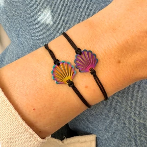 Kagyló zsineg karkötő 