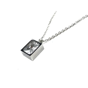 Silver steel necklace with howlite
