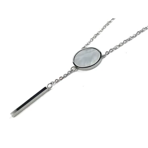Silver steel necklace with howlite