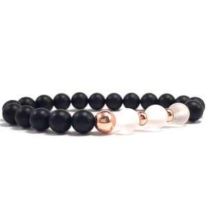 Matt ónix és matt hegyikristály rozé gyöngy karkötő