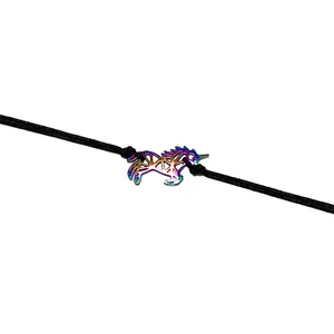 Szivárvány acél unicornis medálos zsineg karkötő