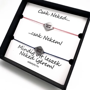 Páros karkötő EGYEDI gravírozott rombusz medállal Rózsaszín-Kék