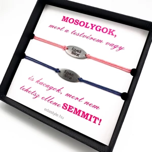 Testvér karkötő EGYEDI gravírozott ovál medállal Rózsaszín-Kék