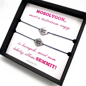 Testvér karkötő EGYEDI gravírozott rombusz medállal több színben