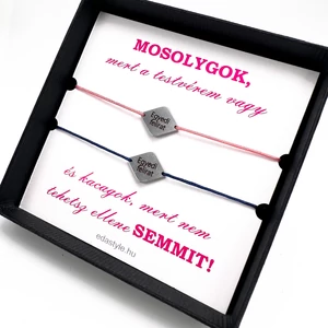 Testvér karkötő EGYEDI gravírozott rombusz medállal Rózsaszín-Kék