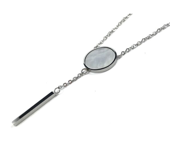 Silver steel necklace with howlite
