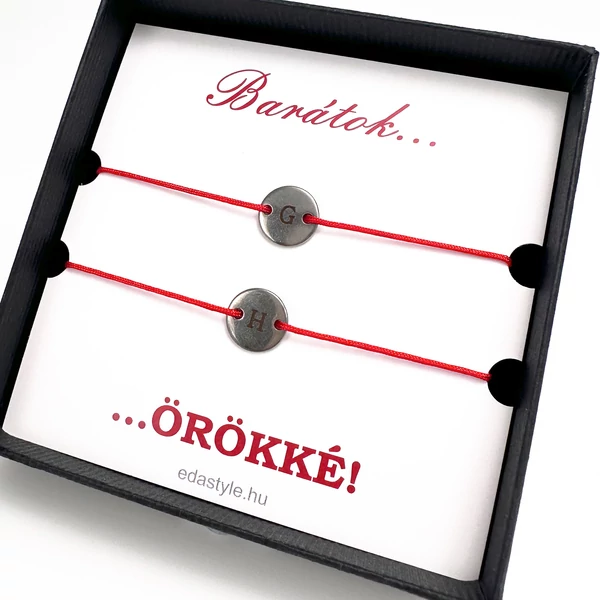 Barátság karkötő EGYEDI gravírozott kör medállal piros