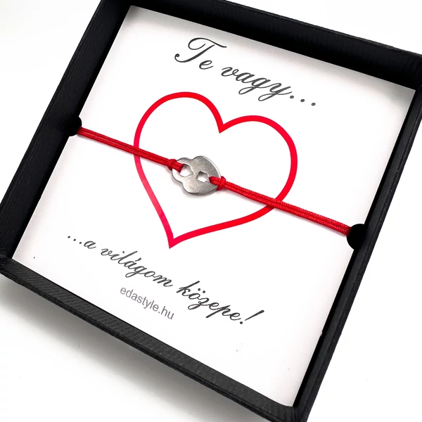 Világom közepe... zsineg karkötő lakat medállal Piros