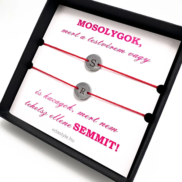 Testvér zsineg karkötő gravírozható kör medállal Piros